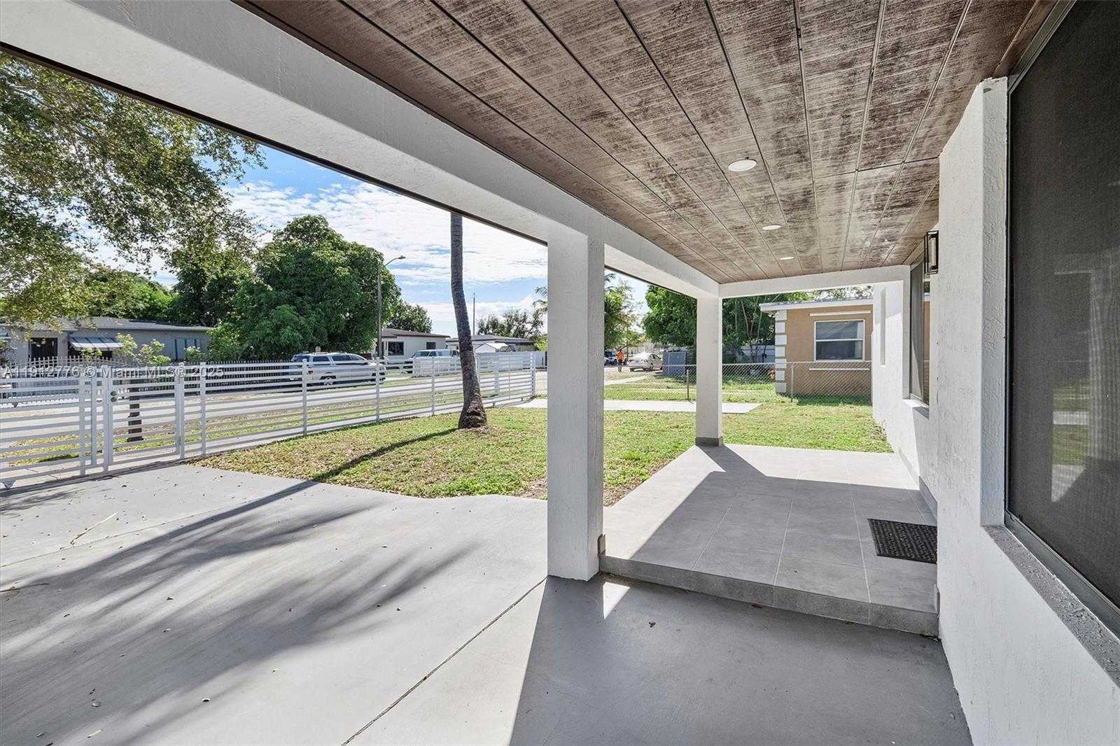 Small Image of 11730 NORTH WEST 3RD AVE, Miami Number 7