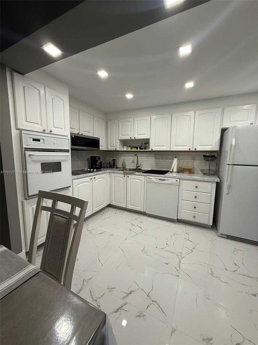 Small Image of 19380 COLLINS AVE #1209, Sunny Isles Beach Number 3