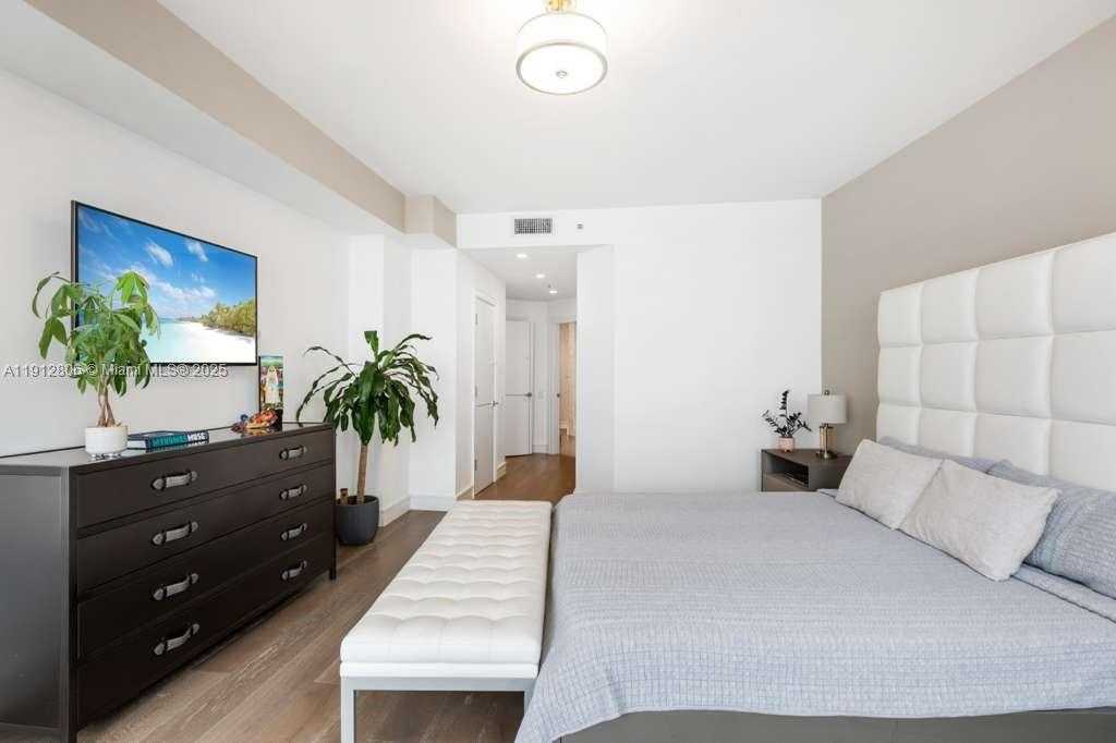 Small Image of 808 BRICKELL KEY DR #2504, Miami Number 14