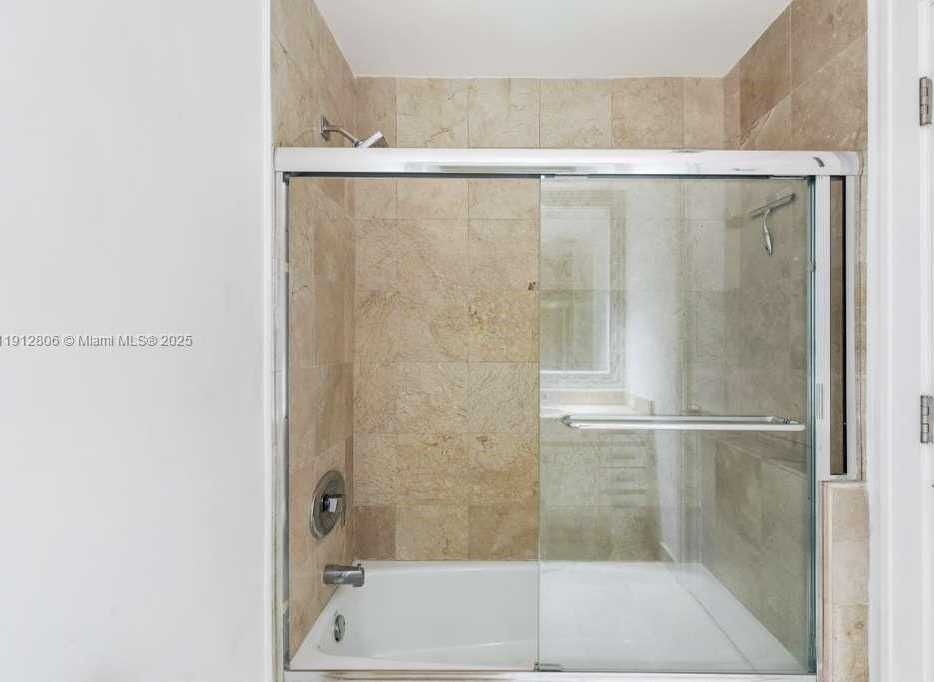 Small Image of 808 BRICKELL KEY DR #2504, Miami Number 18
