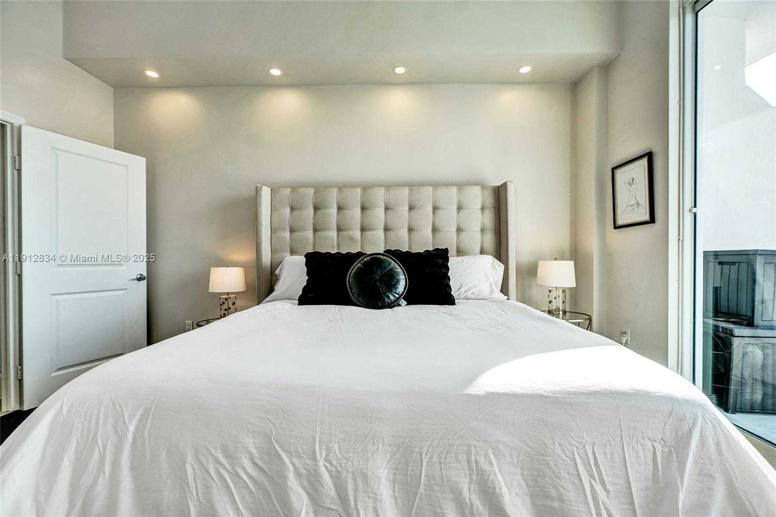 Small Image of 7910 HARBOR ISLAND DR #1201, North Bay Village Number 7