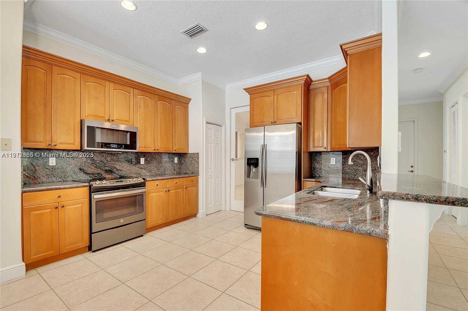 Small Image of 17117 SOUTH WEST 82ND CT, Palmetto Bay Number 11