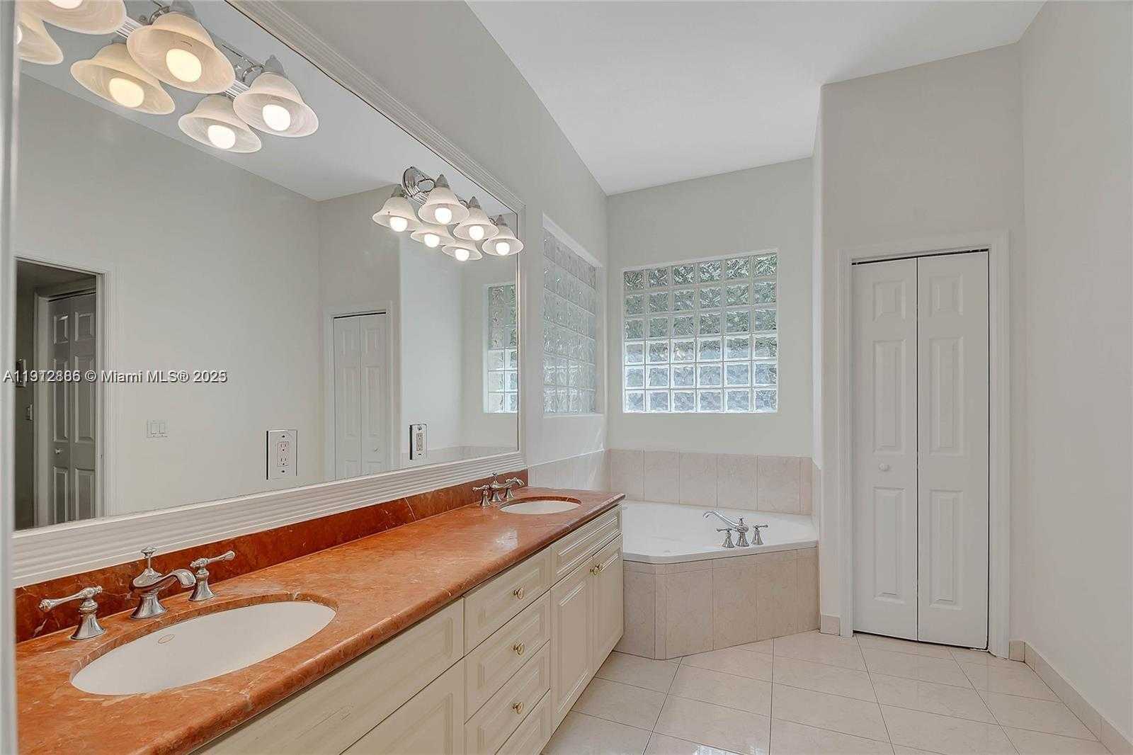 Small Image of 17117 SOUTH WEST 82ND CT, Palmetto Bay Number 24