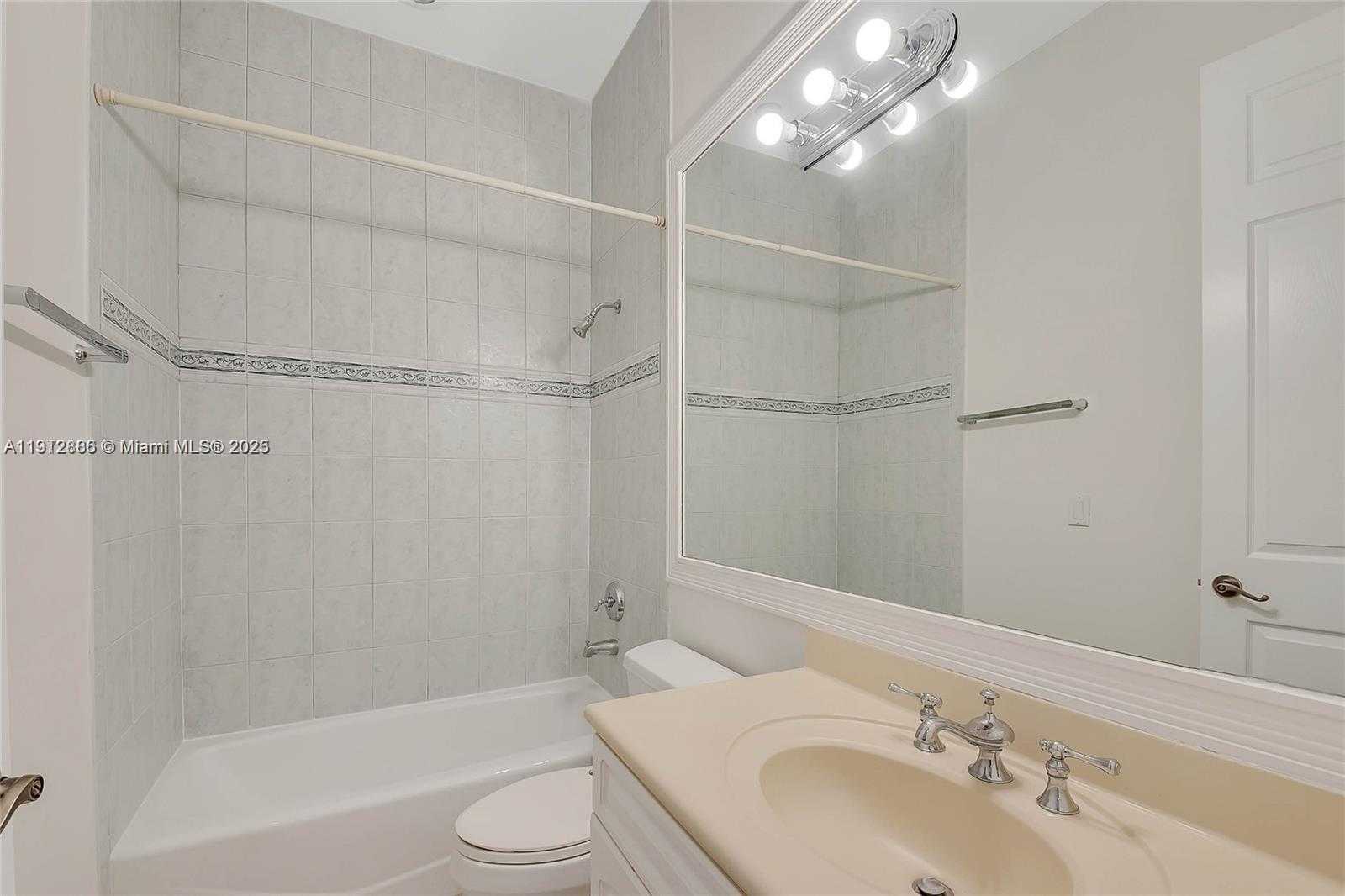 Small Image of 17117 SOUTH WEST 82ND CT, Palmetto Bay Number 27