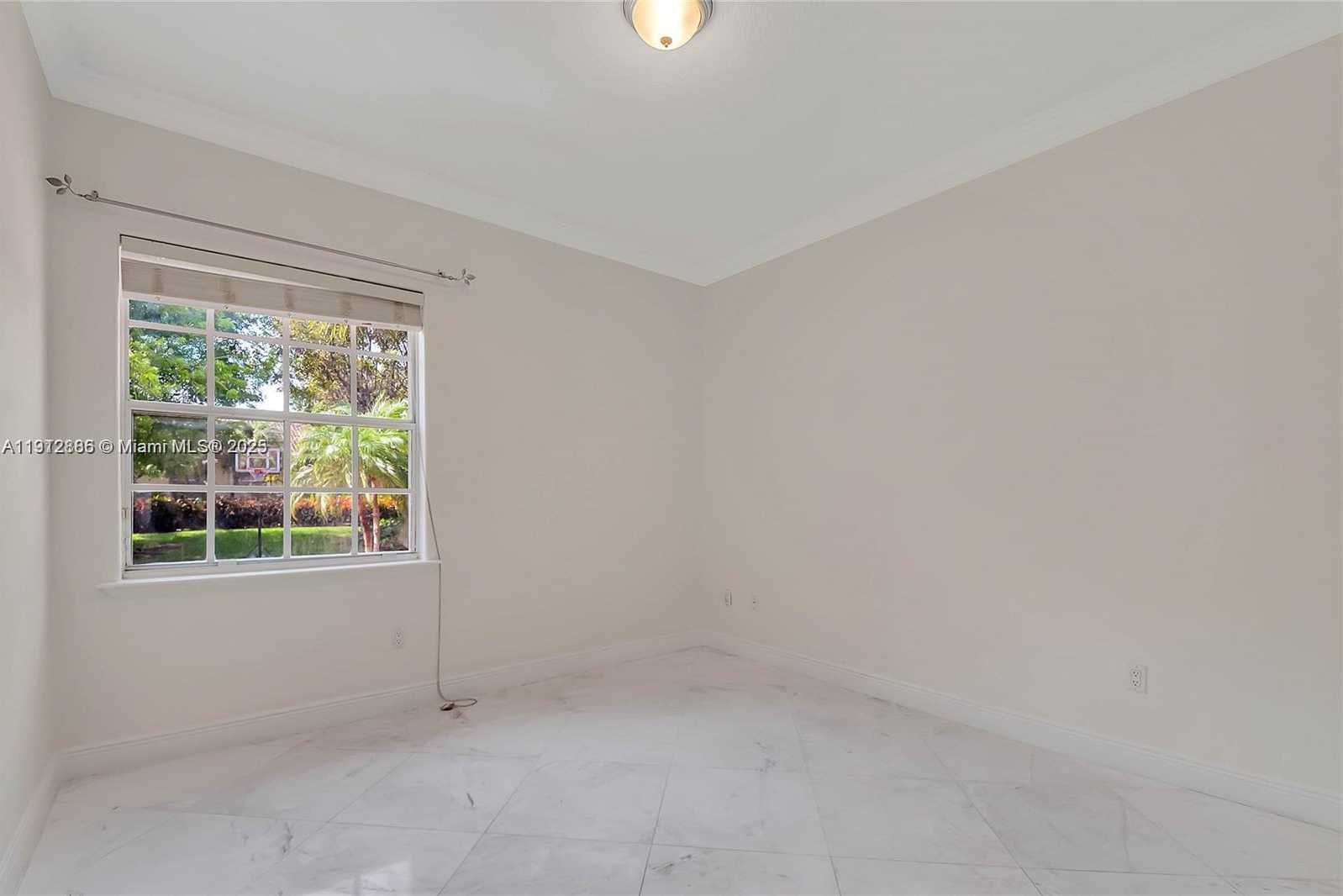 Small Image of 17117 SOUTH WEST 82ND CT, Palmetto Bay Number 28