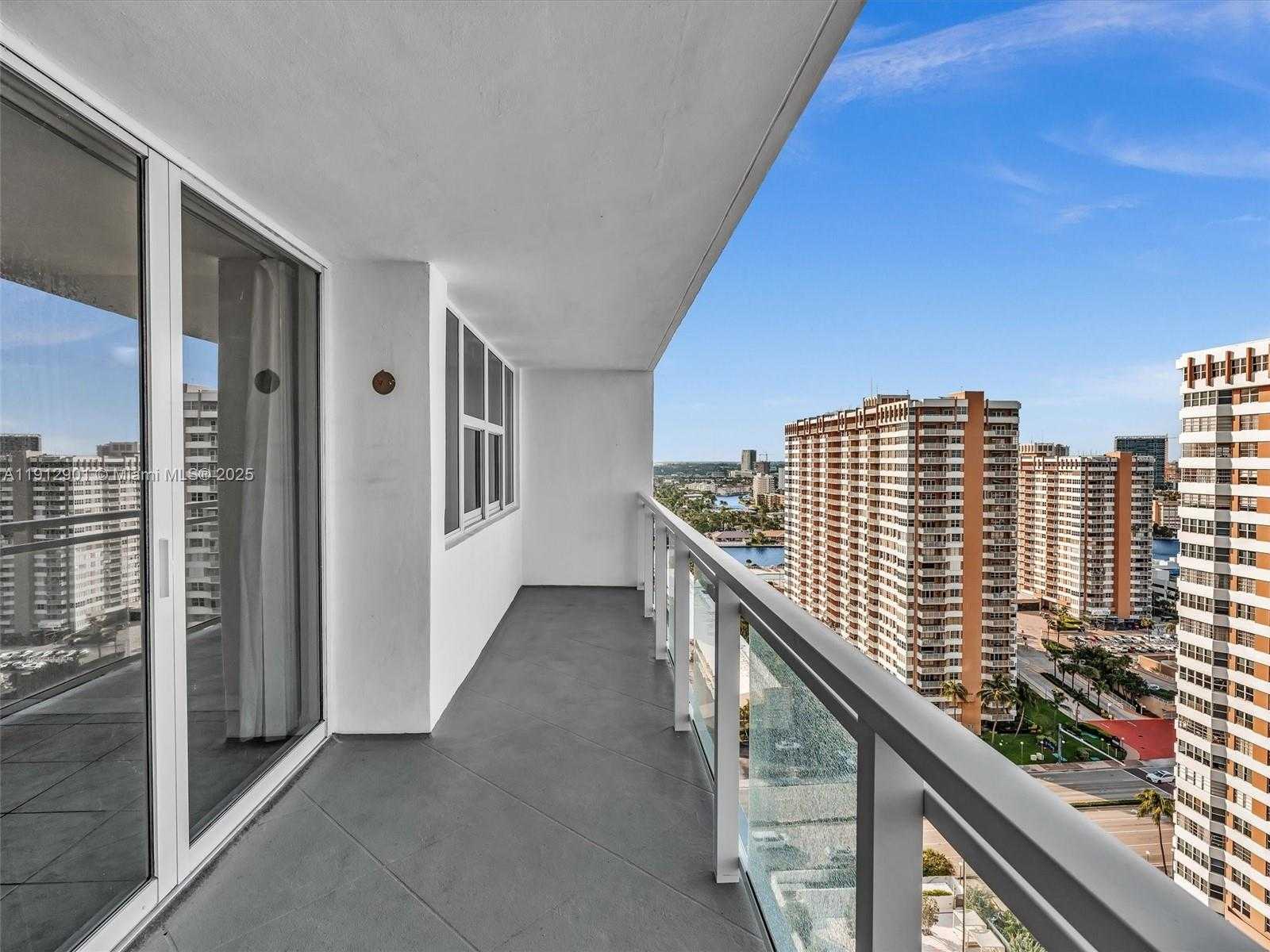 Small Image of 2030 SOUTH OCEAN DR #2024, Hallandale Beach Number 5