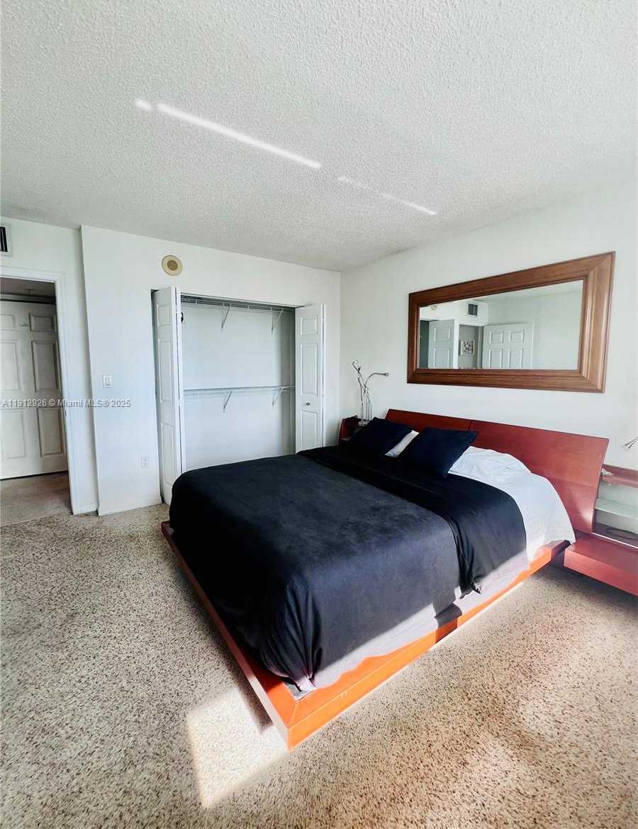 Small Image of 1155 BRICKELL BAY DR #3405, Miami Number 12