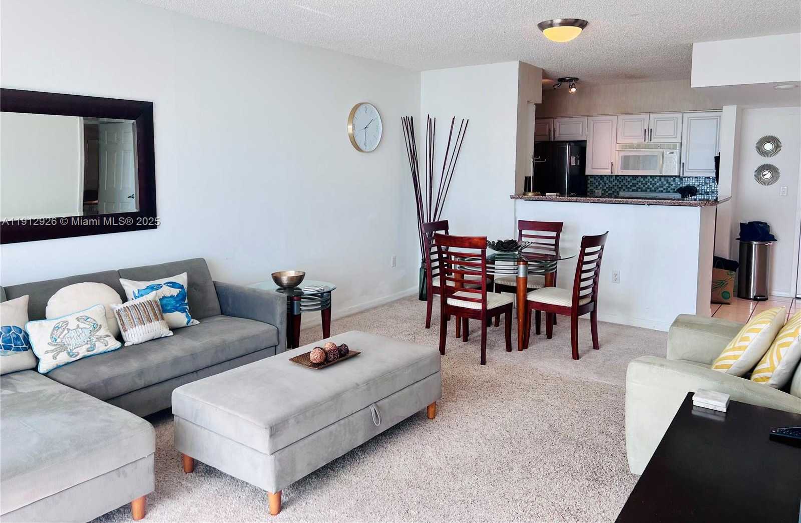 Small Image of 1155 BRICKELL BAY DR #3405, Miami Number 4