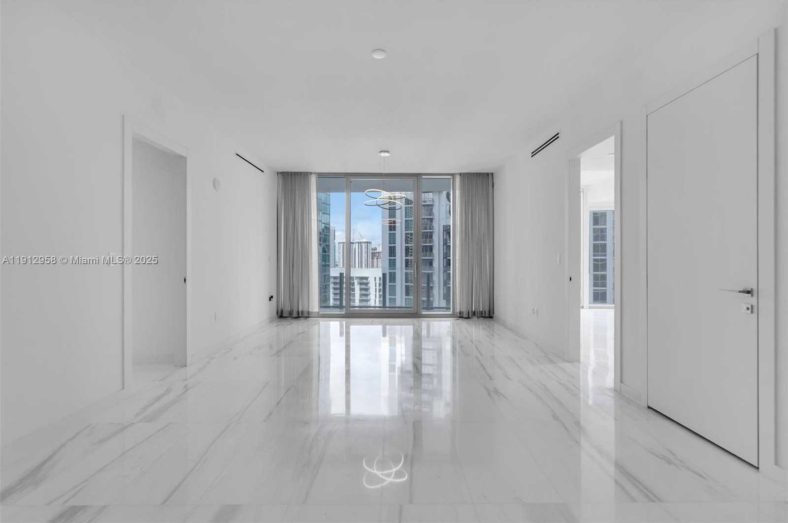 Small Image of 300 BISCAYNE BOULEVARD WAY #3009, Miami Number 2