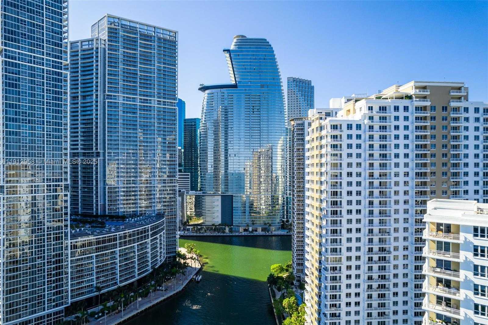 Small Image of 300 BISCAYNE BOULEVARD WAY #3009, Miami Number 26