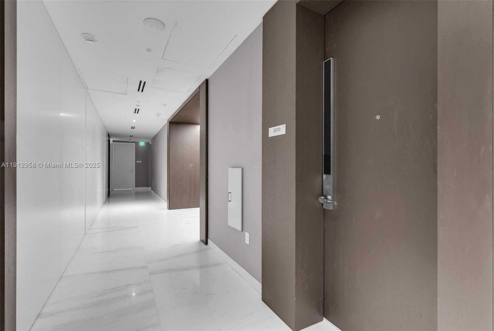 Small Image of 300 BISCAYNE BOULEVARD WAY #3009, Miami Number 29