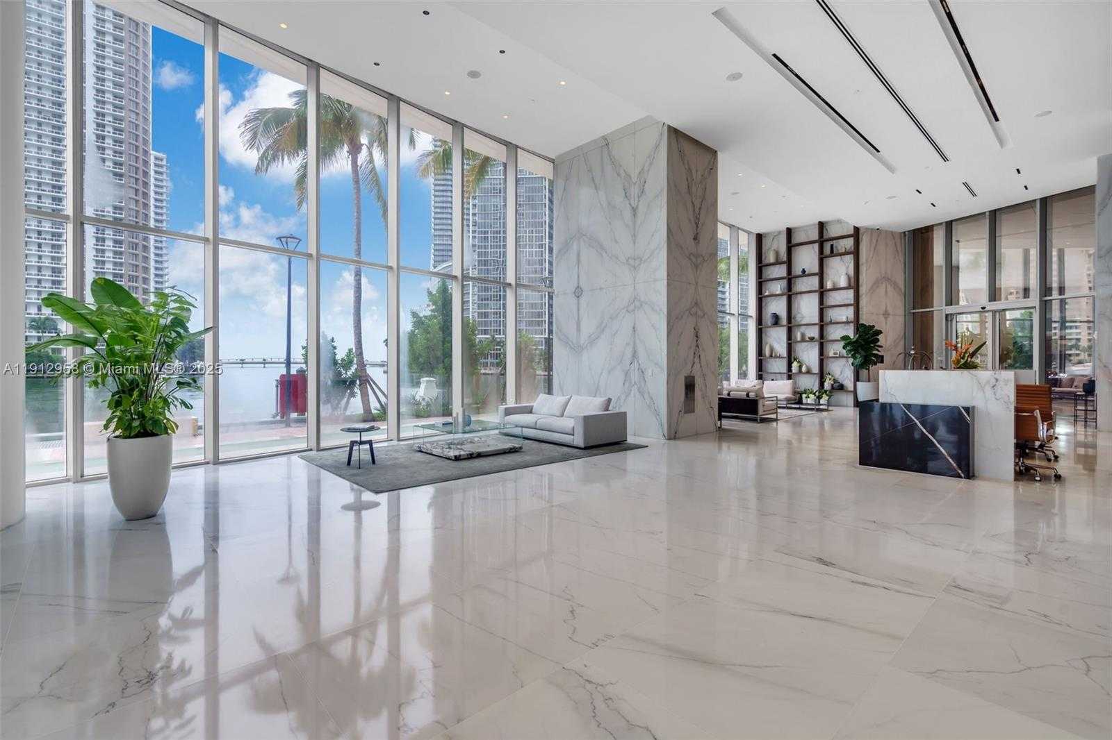 Small Image of 300 BISCAYNE BOULEVARD WAY #3009, Miami Number 31