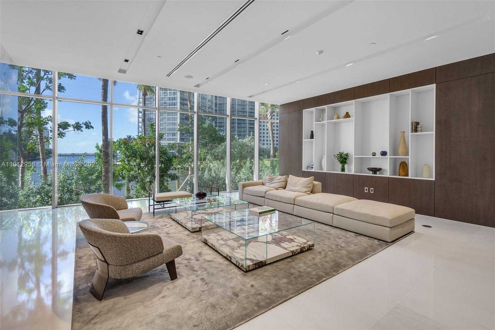 Small Image of 300 BISCAYNE BOULEVARD WAY #3009, Miami Number 34