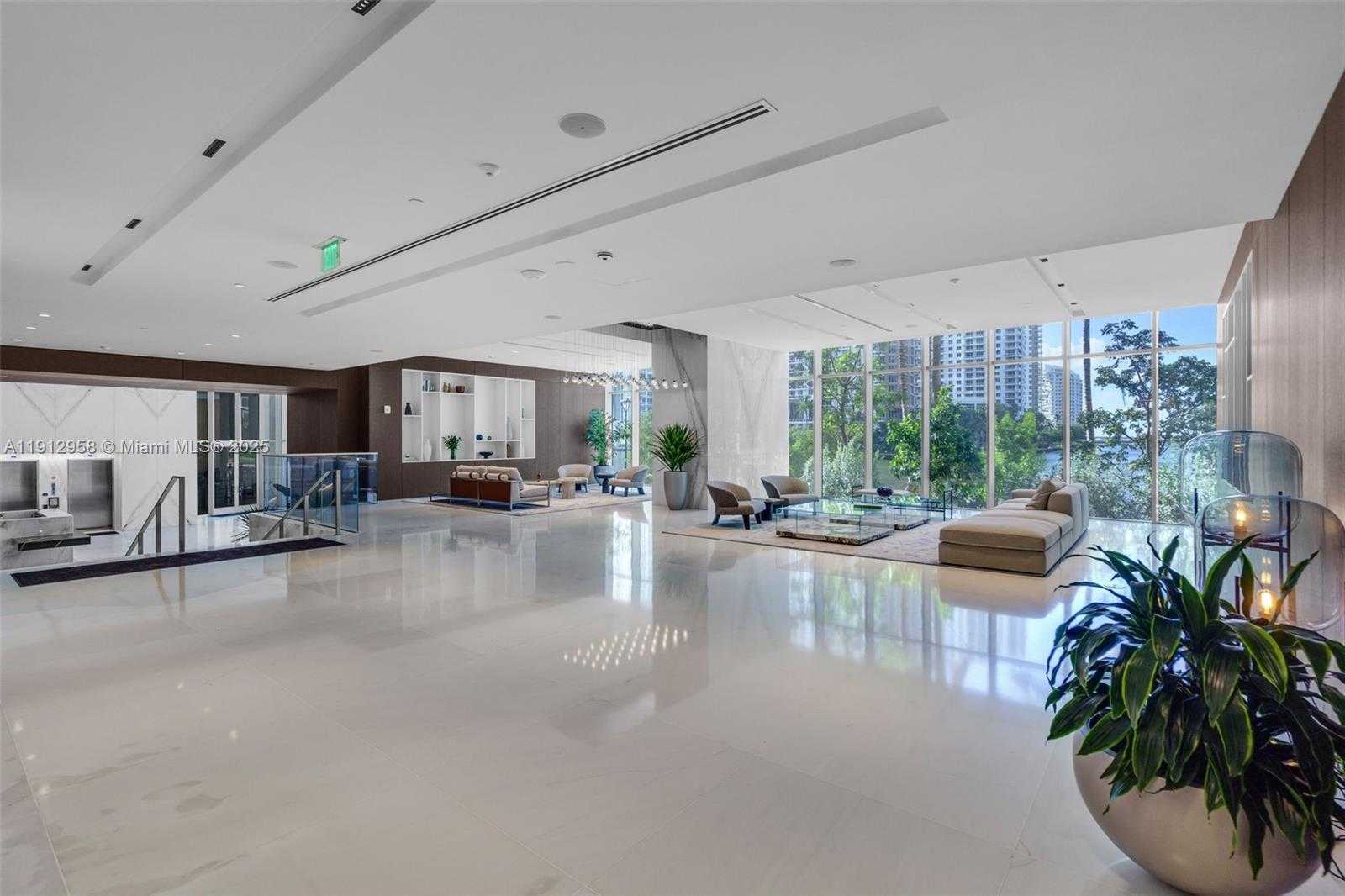 Small Image of 300 BISCAYNE BOULEVARD WAY #3009, Miami Number 36