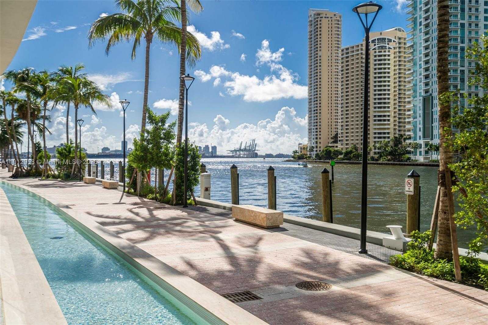 Small Image of 300 BISCAYNE BOULEVARD WAY #3009, Miami Number 38
