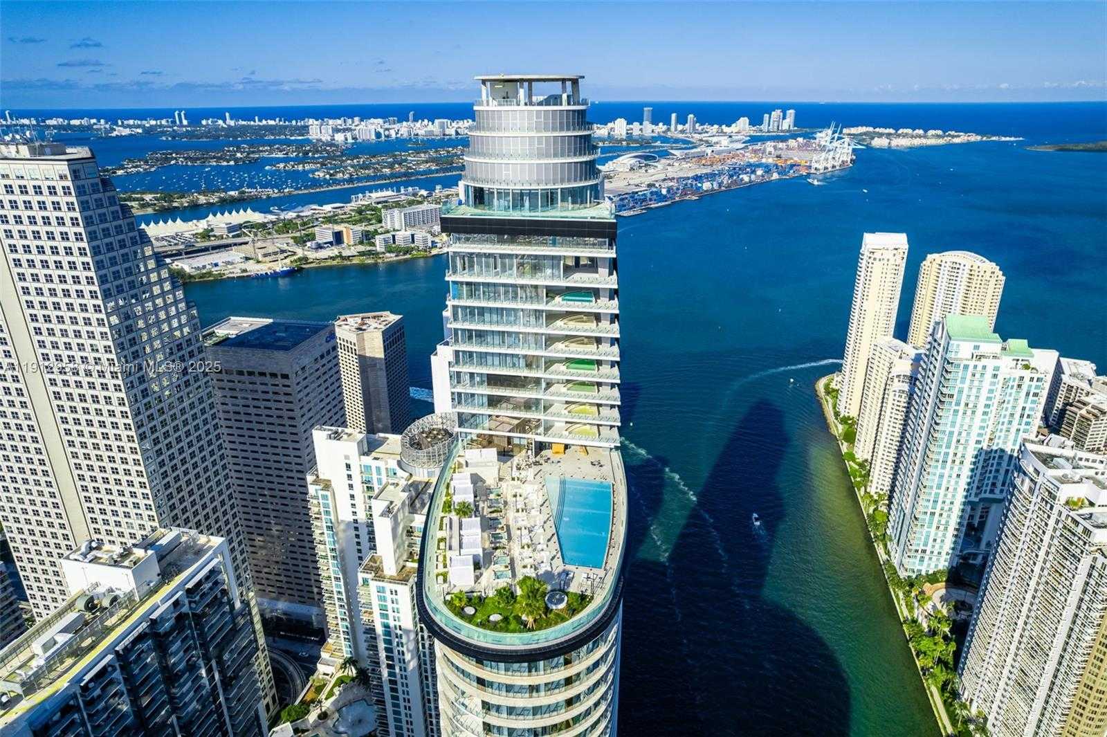 Small Image of 300 BISCAYNE BOULEVARD WAY #3009, Miami Number 41