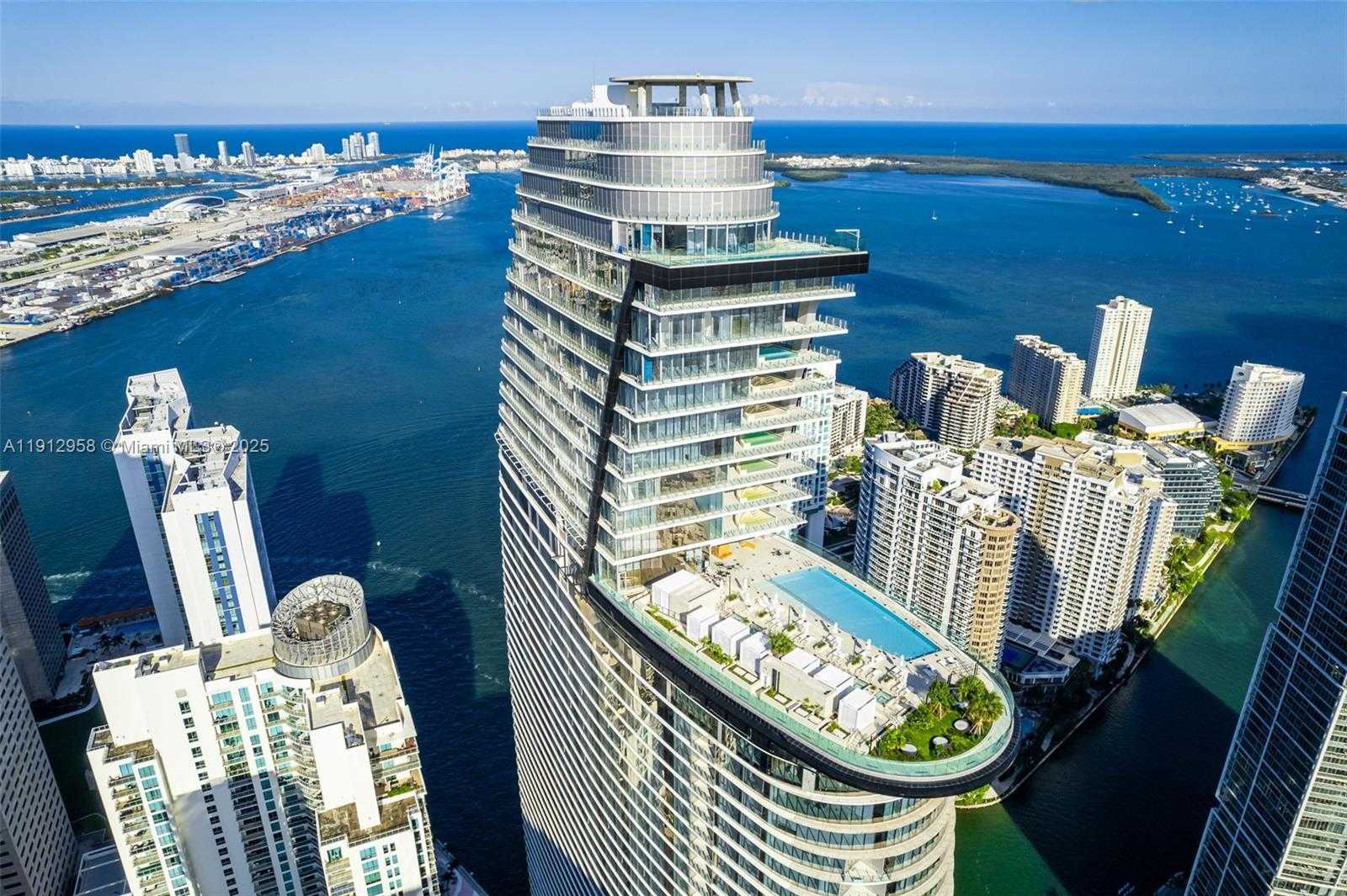 Small Image of 300 BISCAYNE BOULEVARD WAY #3009, Miami Number 42