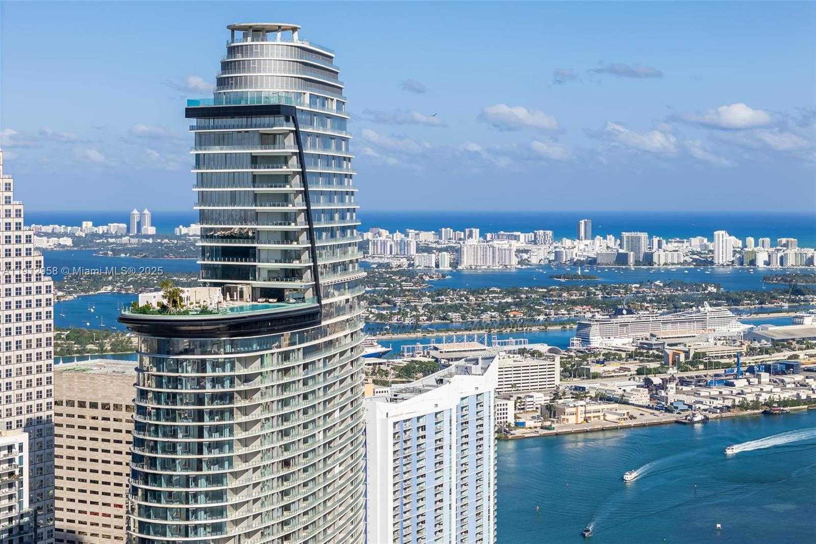 Small Image of 300 BISCAYNE BOULEVARD WAY #3009, Miami Number 43