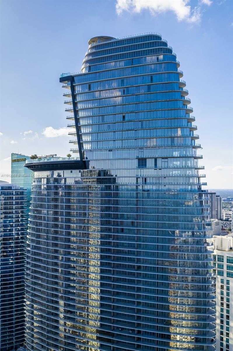 Small Image of 300 BISCAYNE BOULEVARD WAY #3009, Miami Number 44