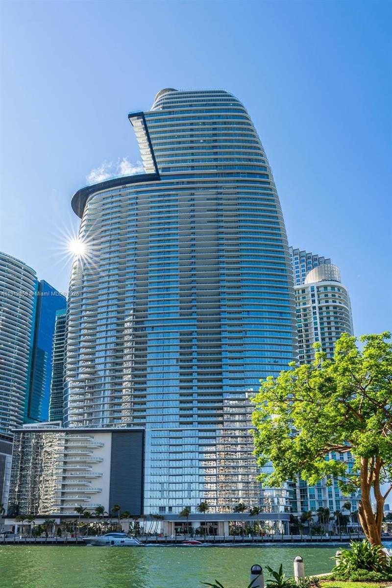 Small Image of 300 BISCAYNE BOULEVARD WAY #3009, Miami Number 45