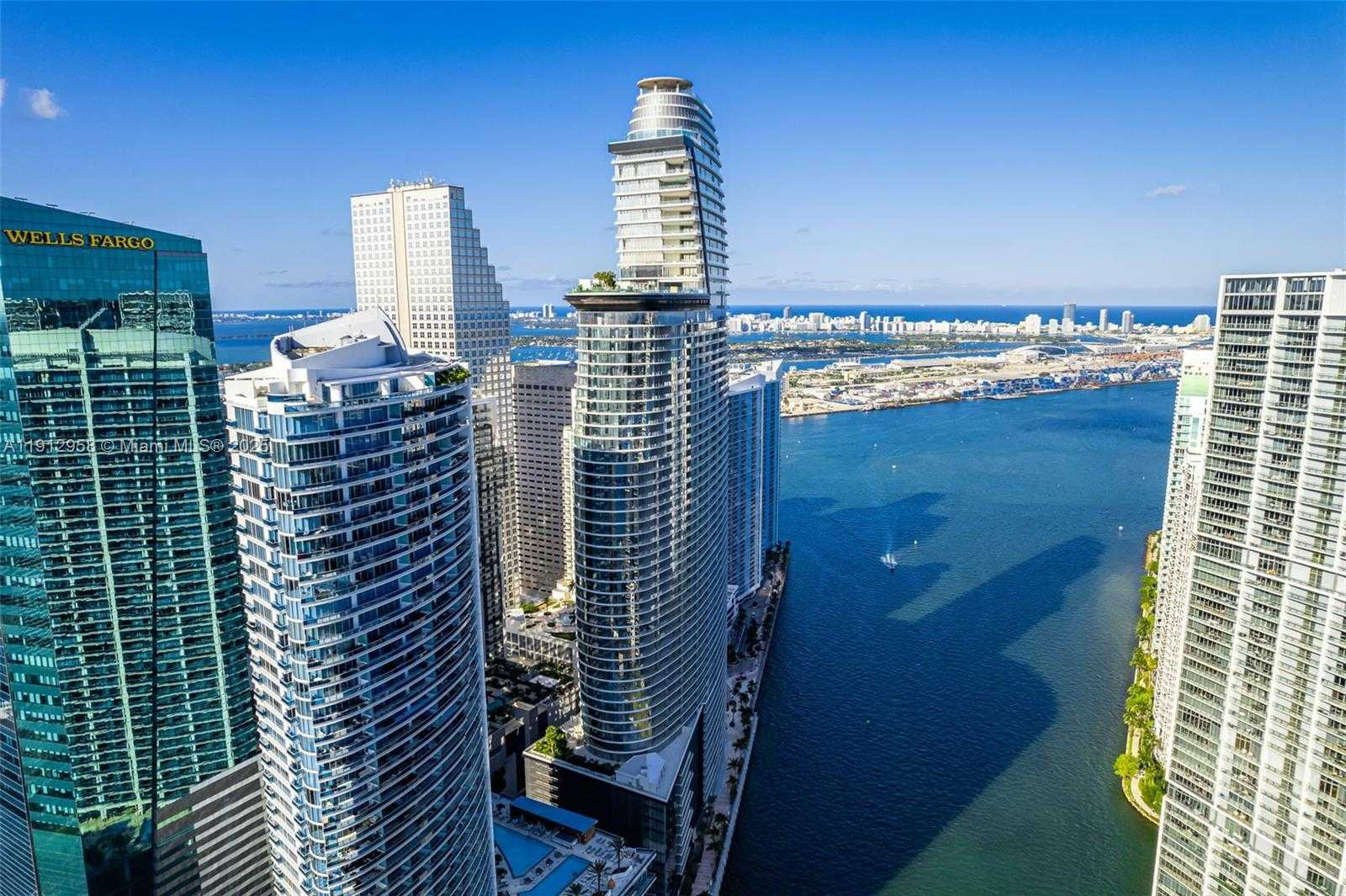 Small Image of 300 BISCAYNE BOULEVARD WAY #3009, Miami Number 48