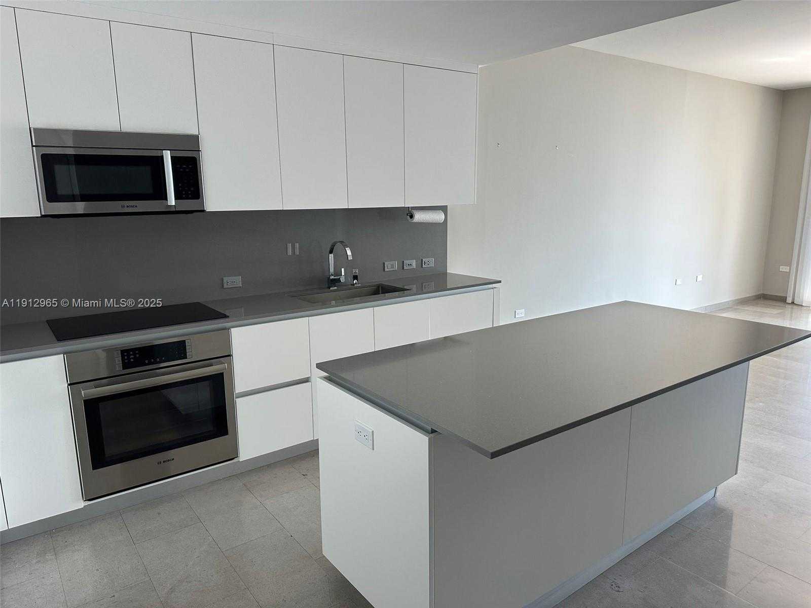 Small Image of 68 SOUTH EAST 6TH ST #2205, Miami Number 15