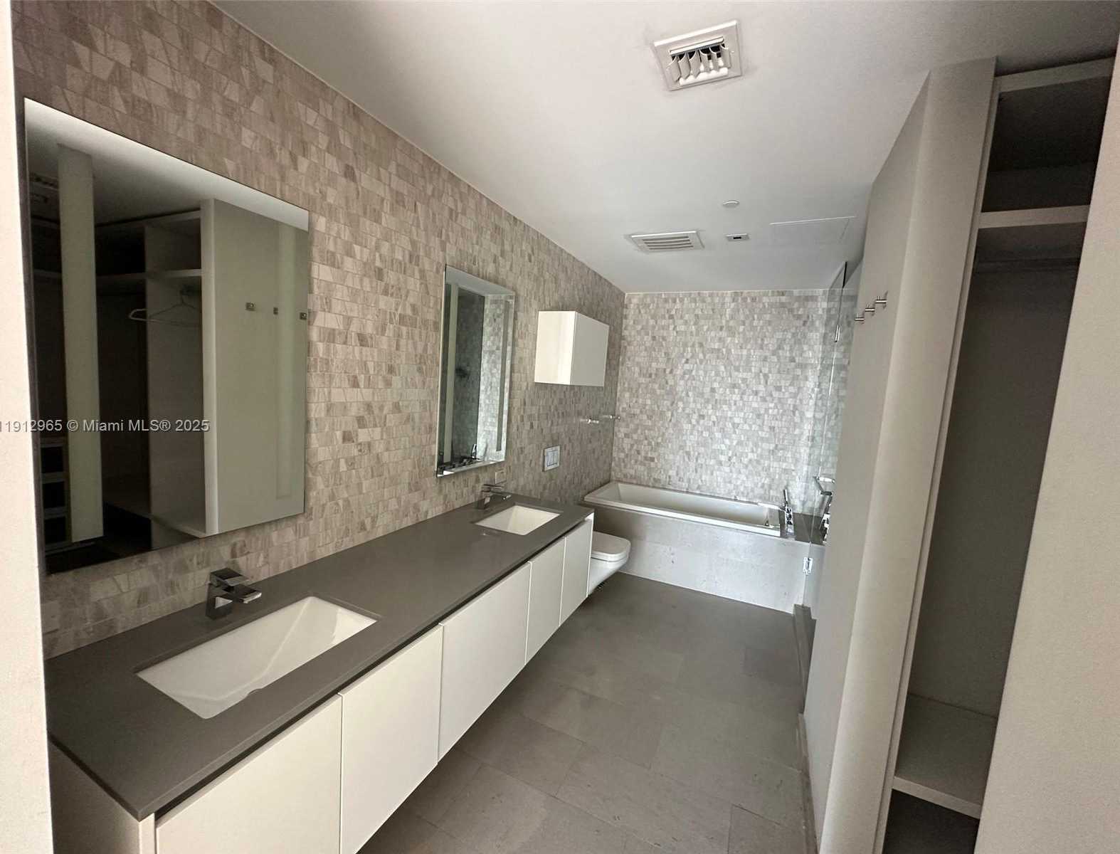 Small Image of 68 SOUTH EAST 6TH ST #2205, Miami Number 28