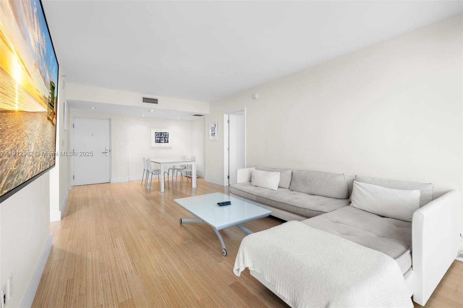 Small Image of 6801 COLLINS AVE #Door 1409(1401), Miami Beach Number 5