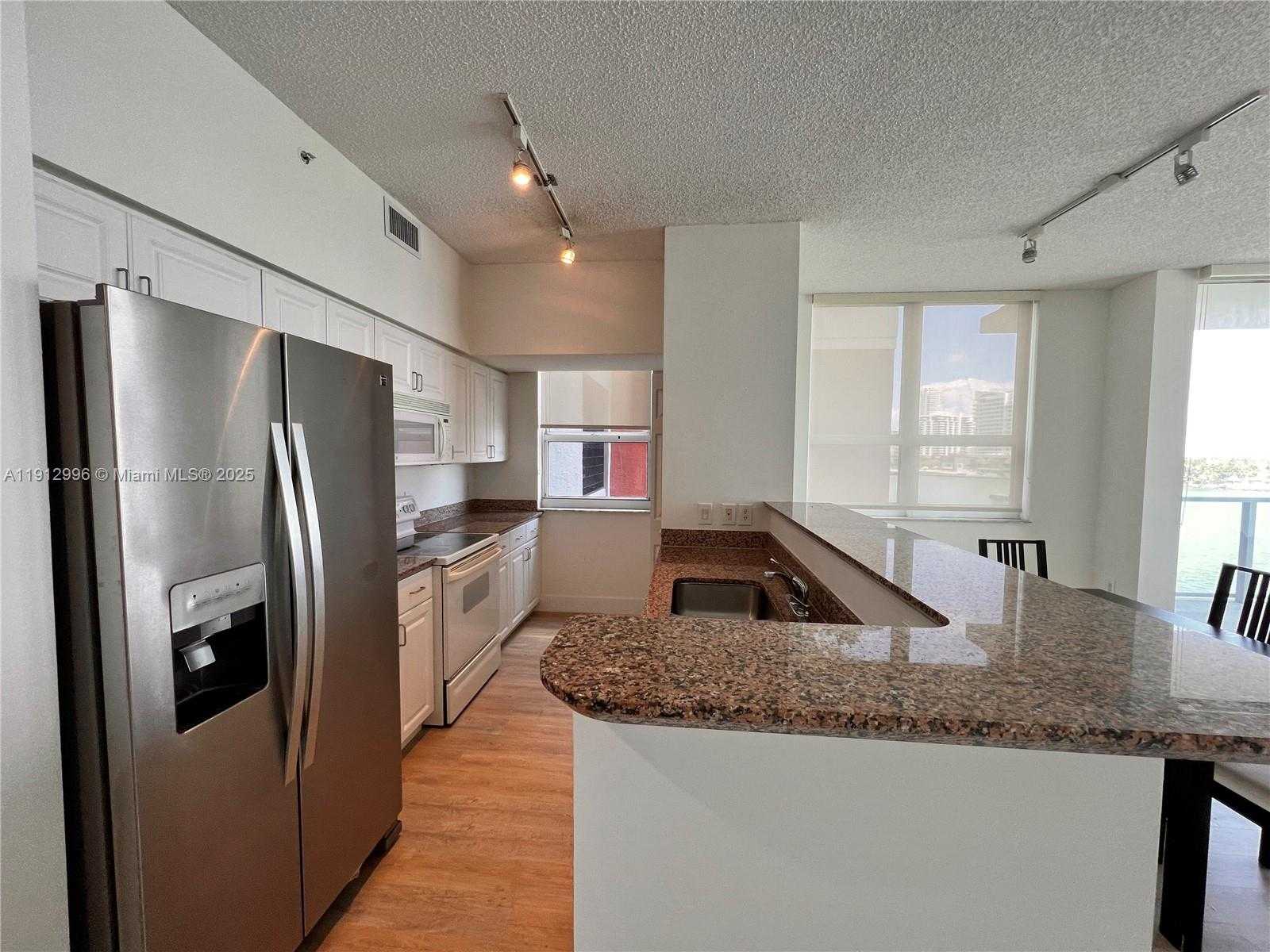 Small Image of 1155 BRICKELL BAY DR #510, Miami Number 9