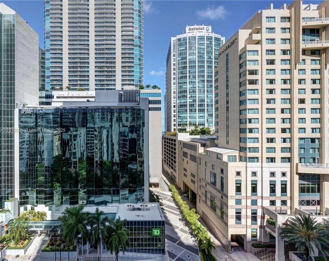 Small Image of 1060 BRICKELL AVE #1007, Miami Number 12