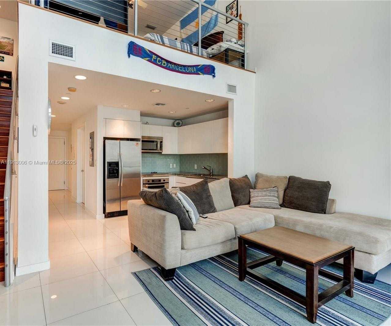 Small Image of 1060 BRICKELL AVE #1007, Miami Number 2