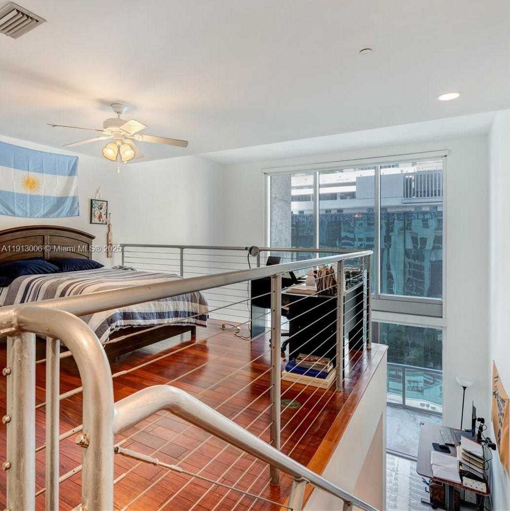 Small Image of 1060 BRICKELL AVE #1007, Miami Number 3