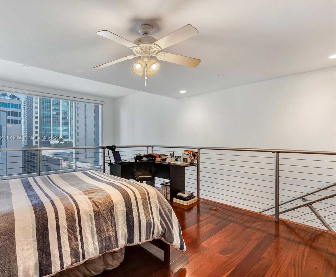 Small Image of 1060 BRICKELL AVE #1007, Miami Number 4