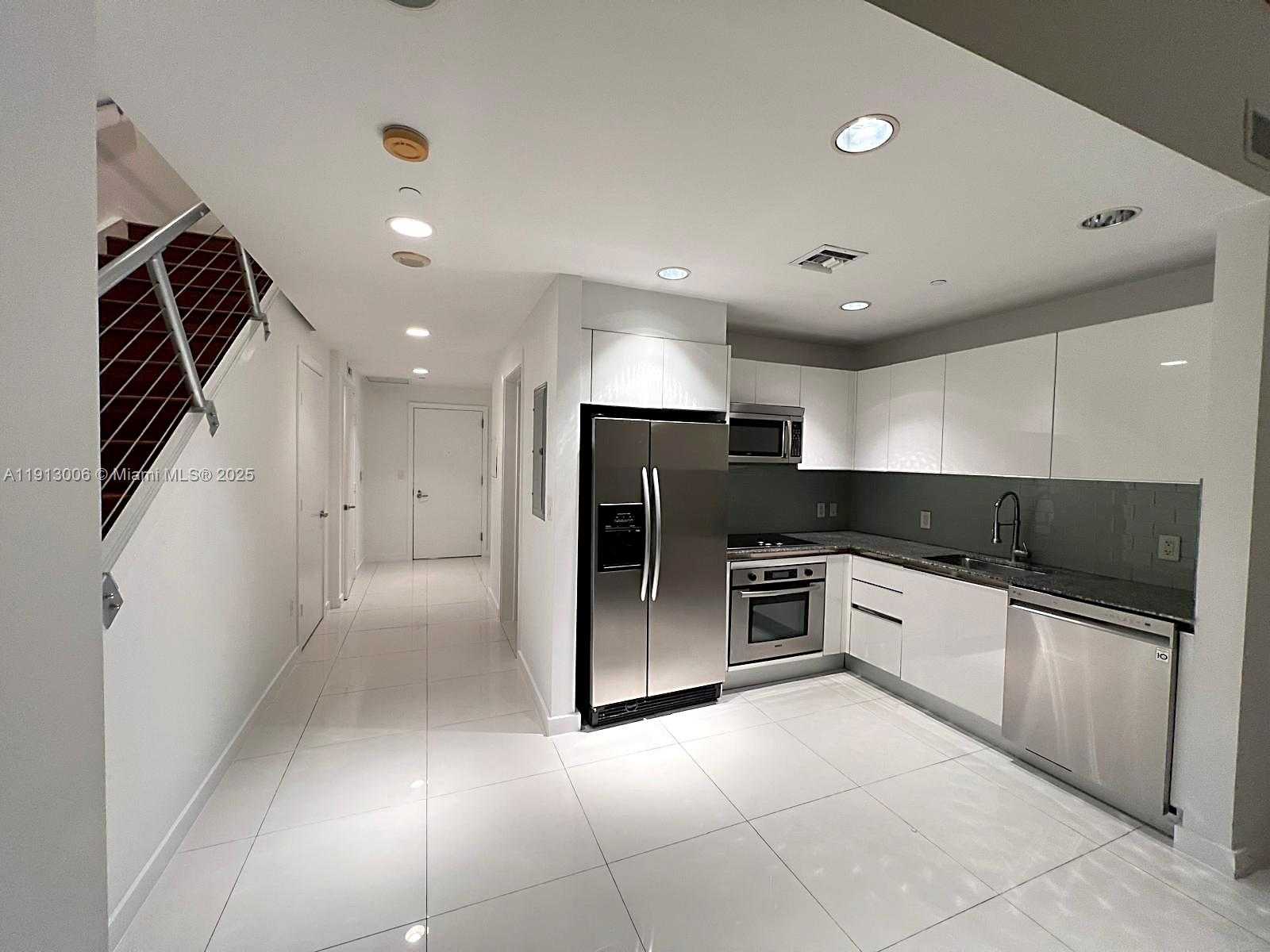 Small Image of 1060 BRICKELL AVE #1007, Miami Number 9