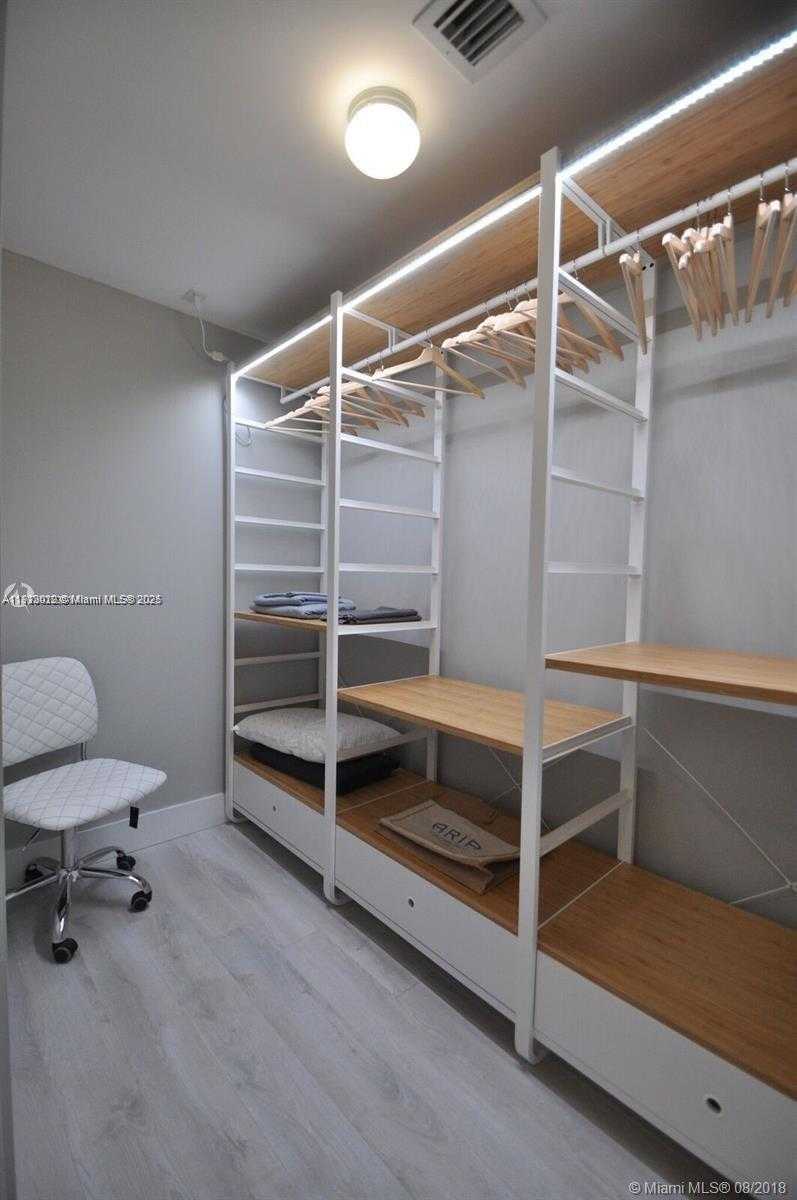 Small Image of 488 NORTH EAST 18TH ST #3208, Miami Number 9