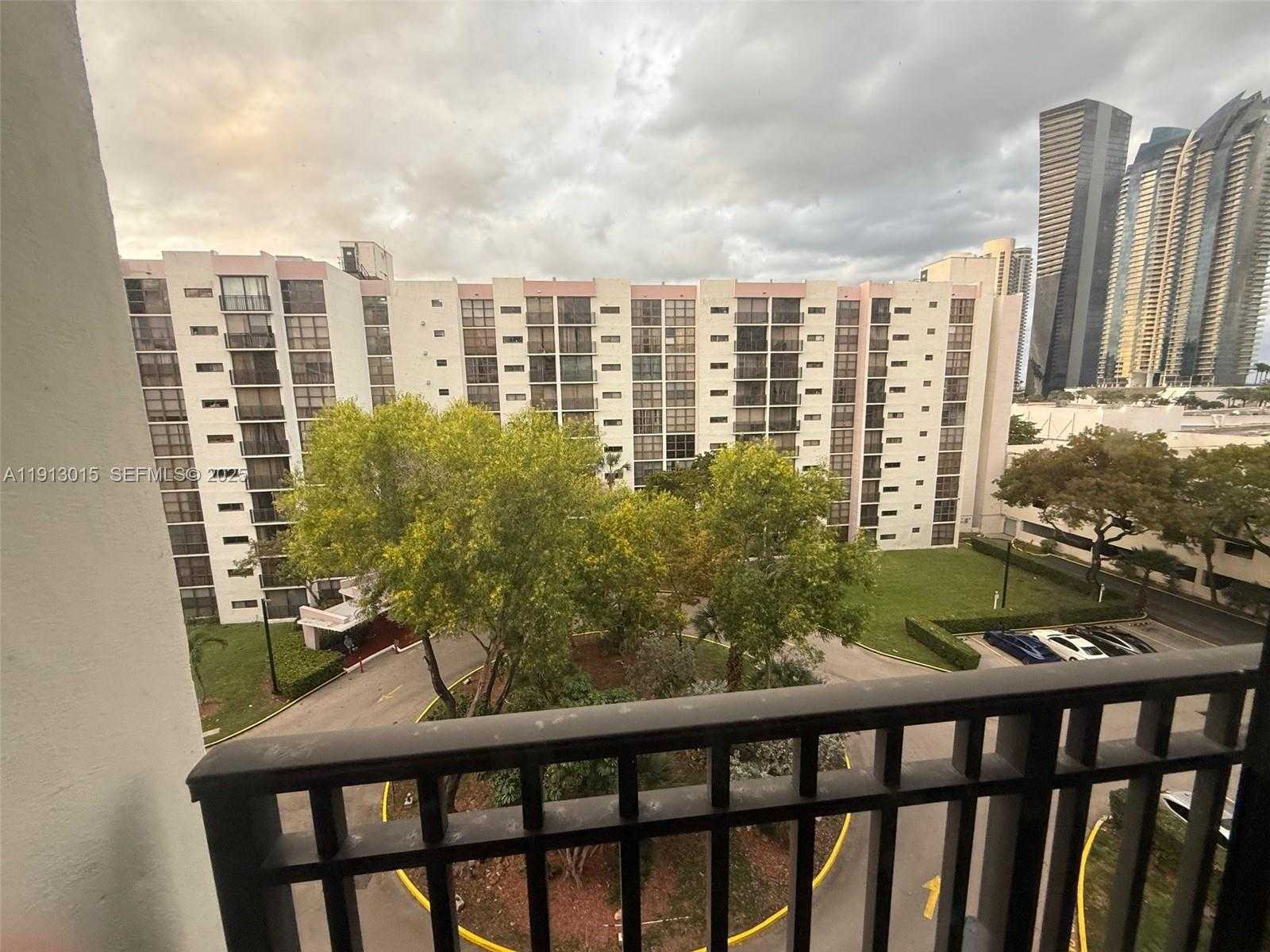 Small Image of 17011 NORTH BAY RD #706, Sunny Isles Beach Number 25