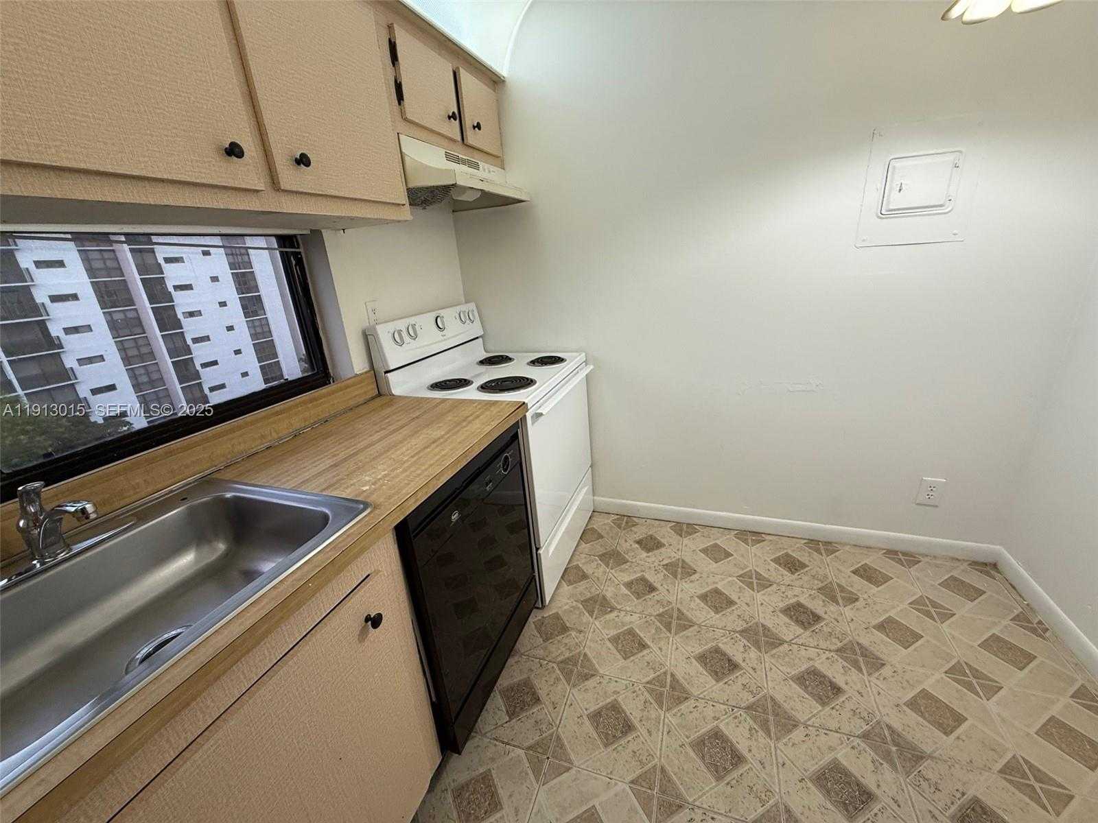 Small Image of 17011 NORTH BAY RD #706, Sunny Isles Beach Number 33