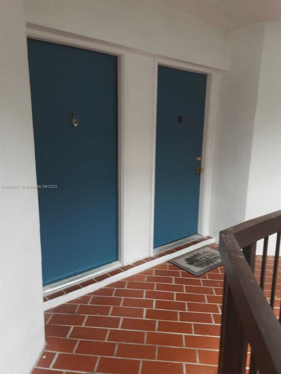 Small Image of 9409 FONTAINEBLEAU BLVD #207, Miami Number 3