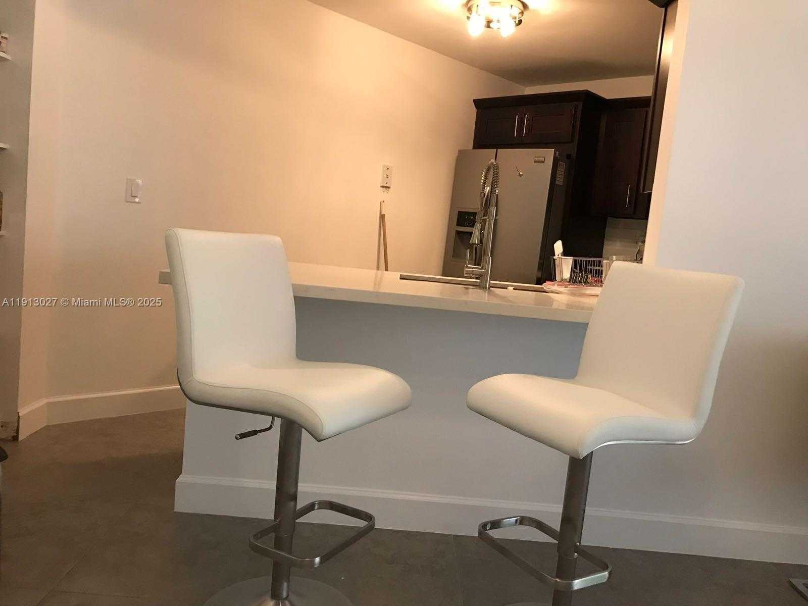 Small Image of 9409 FONTAINEBLEAU BLVD #207, Miami Number 8
