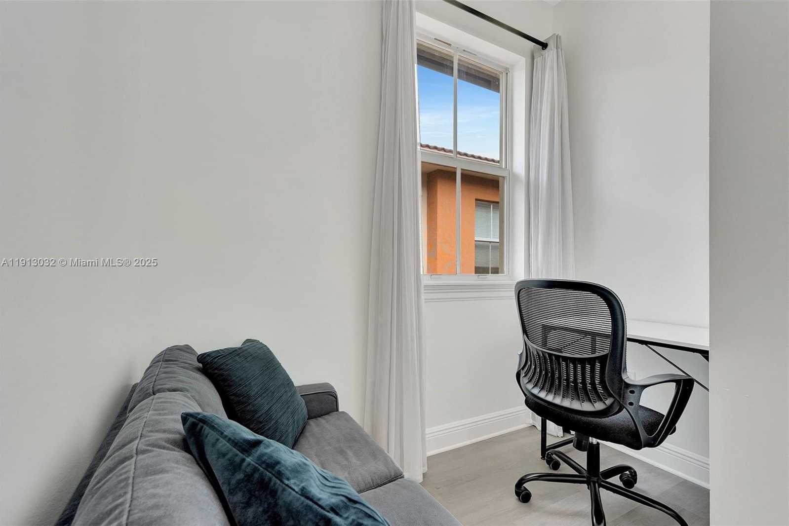 Small Image of 407 SOUTH WEST 17TH ST #407, Fort Lauderdale Number 17