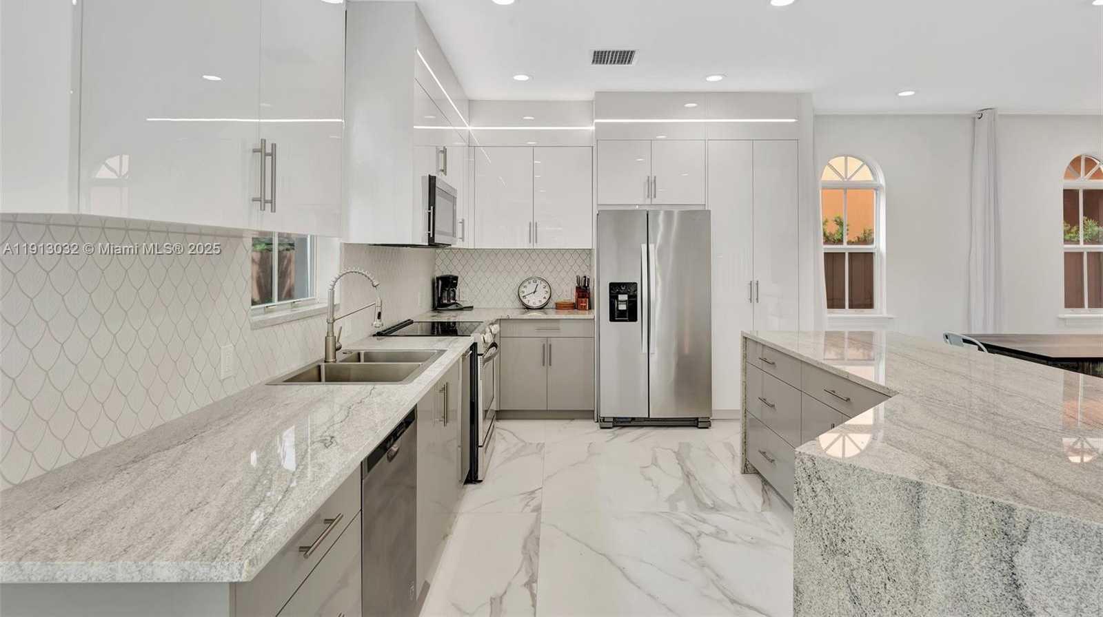 Small Image of 407 SOUTH WEST 17TH ST #407, Fort Lauderdale Number 3