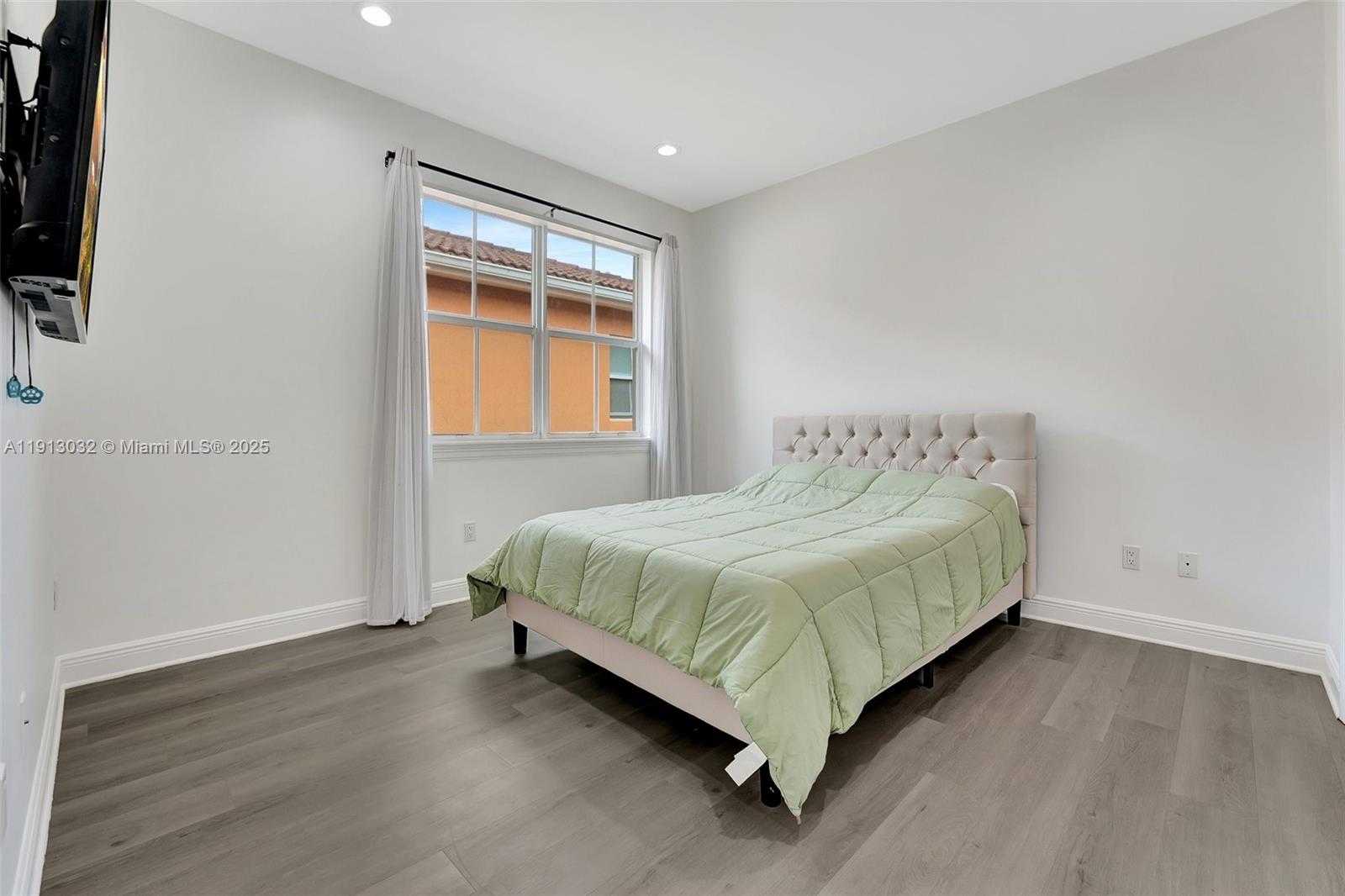 Small Image of 407 SOUTH WEST 17TH ST #407, Fort Lauderdale Number 30