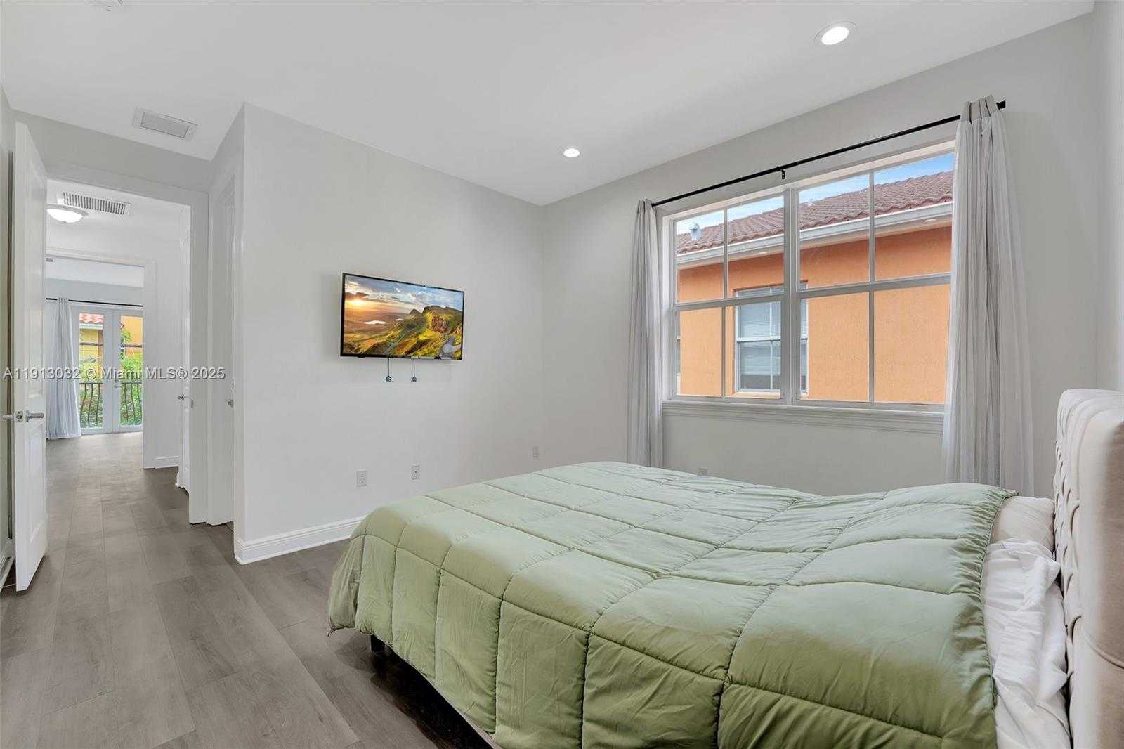 Small Image of 407 SOUTH WEST 17TH ST #407, Fort Lauderdale Number 31