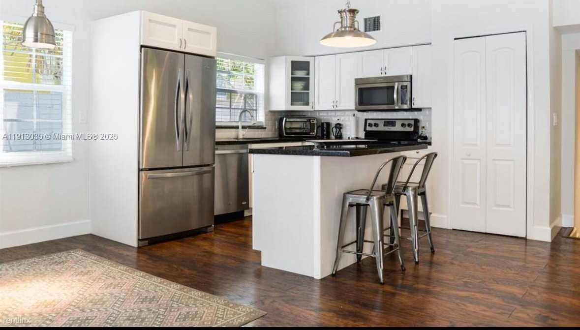 Small Image of 7611 ABBOTT AVE #R, Miami Beach Number 2