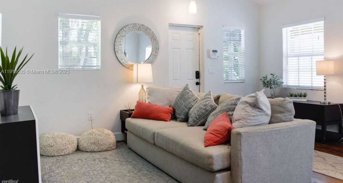 Small Image of 7611 ABBOTT AVE #R, Miami Beach Number 4