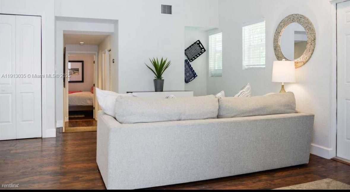 Small Image of 7611 ABBOTT AVE #R, Miami Beach Number 5