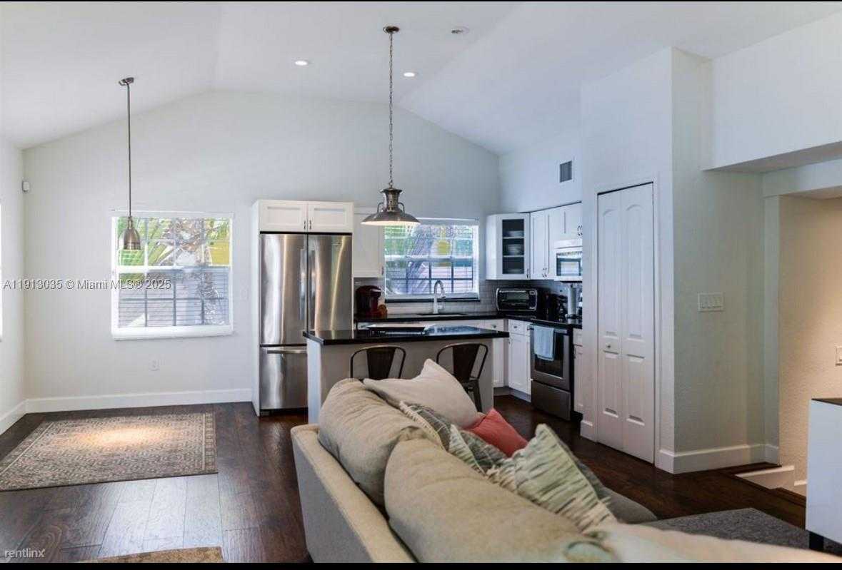 Small Image of 7611 ABBOTT AVE #R, Miami Beach Number 6