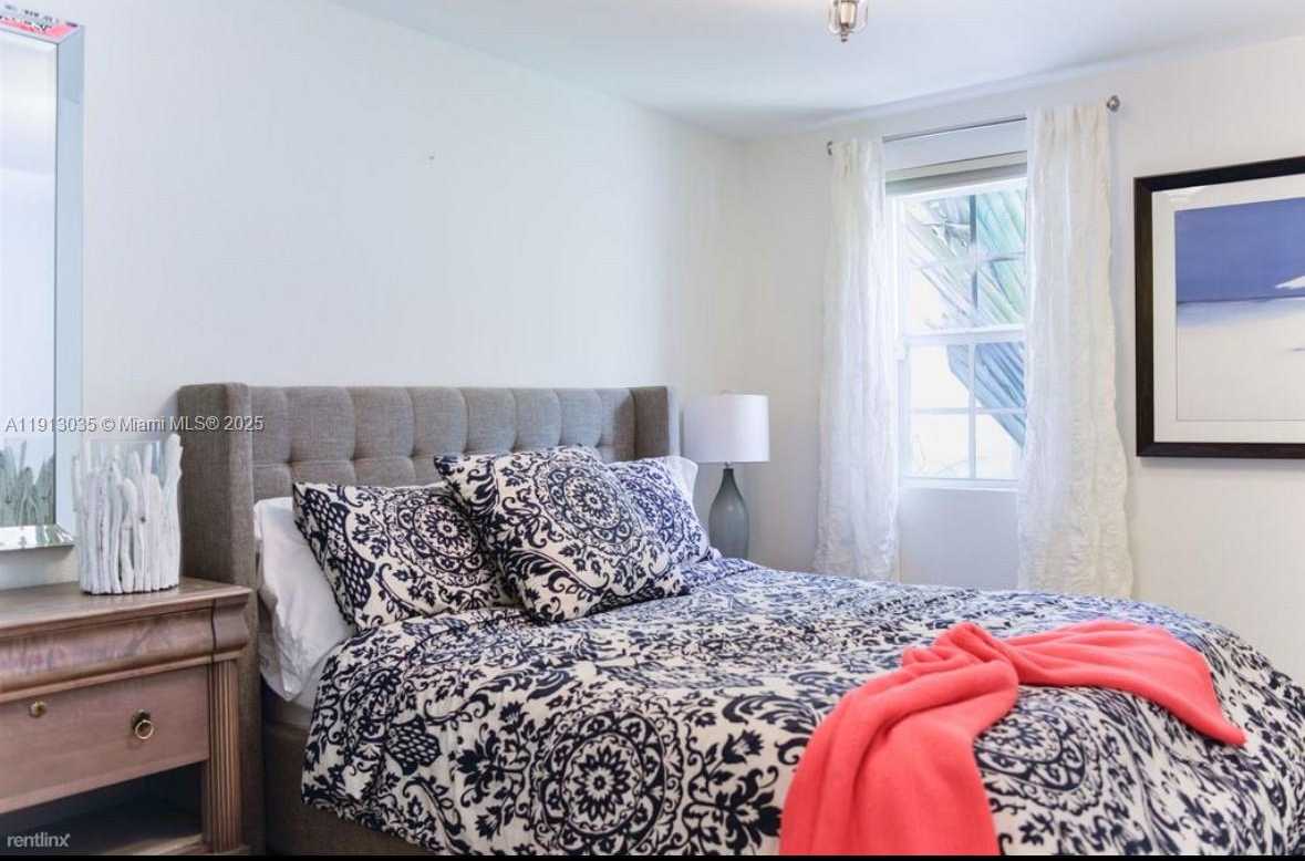 Small Image of 7611 ABBOTT AVE #R, Miami Beach Number 8