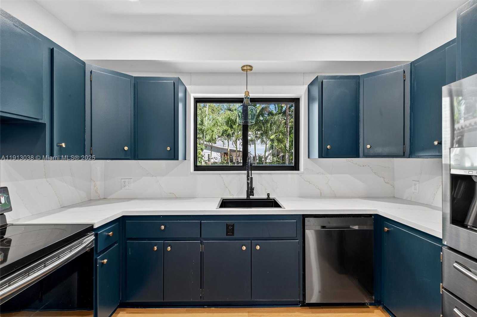 Small Image of 465 NORTH EAST 52ND ST, Miami Number 18