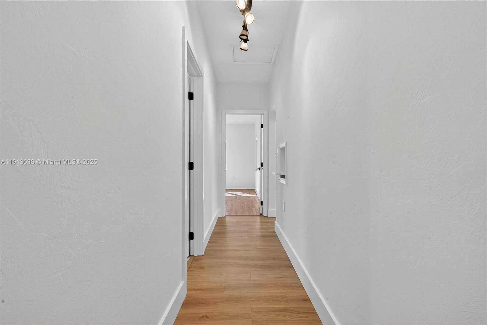 Small Image of 465 NORTH EAST 52ND ST, Miami Number 25